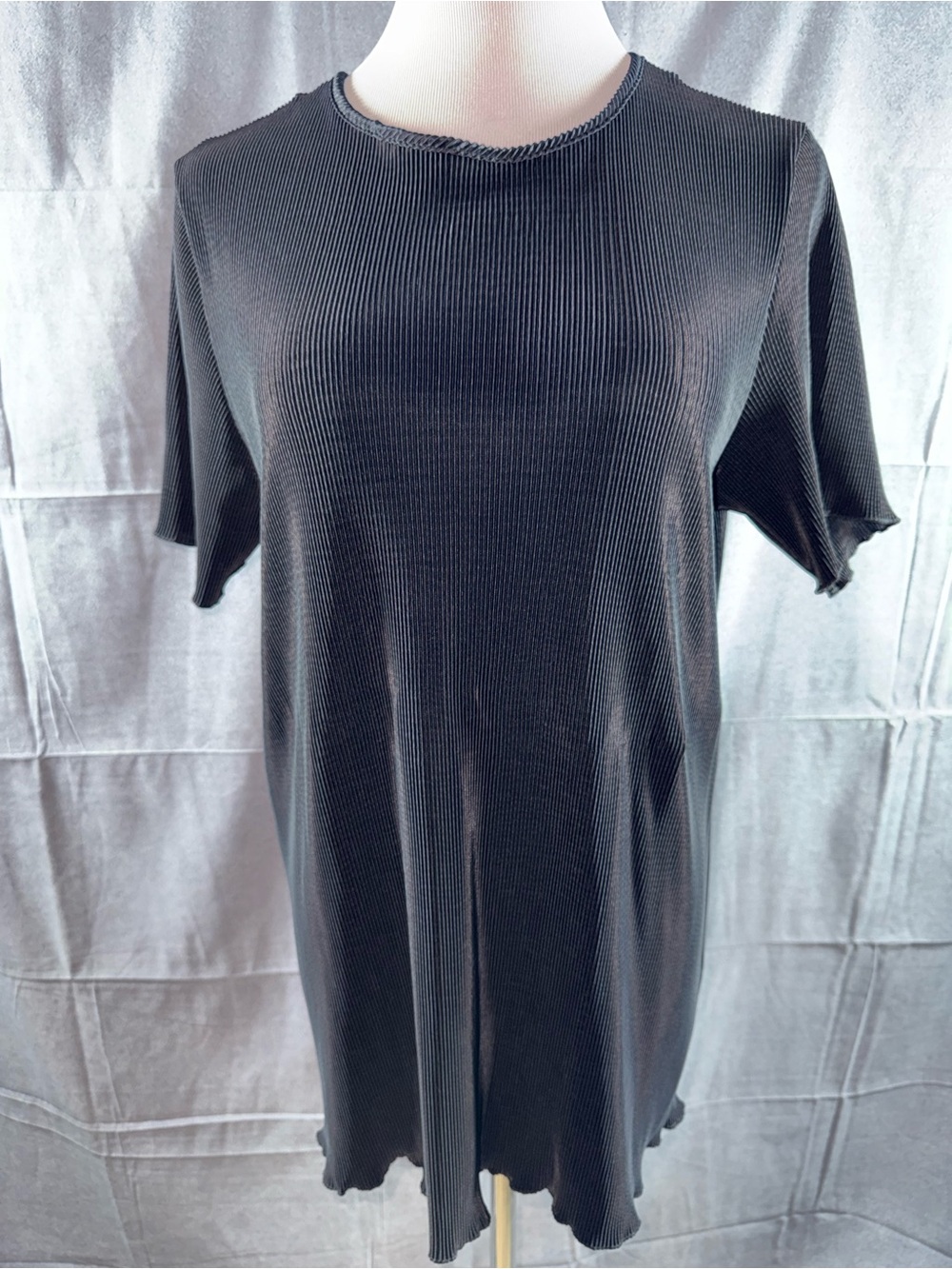 2692-Blair Boutique Women’s Black Ribbed Short-Sleeve Tee